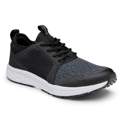 black trainers with arch support